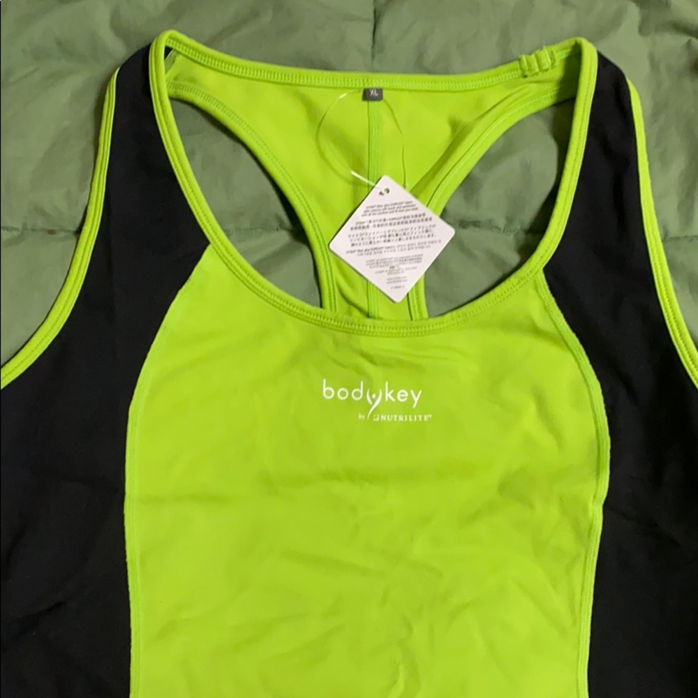 Body key workout tank